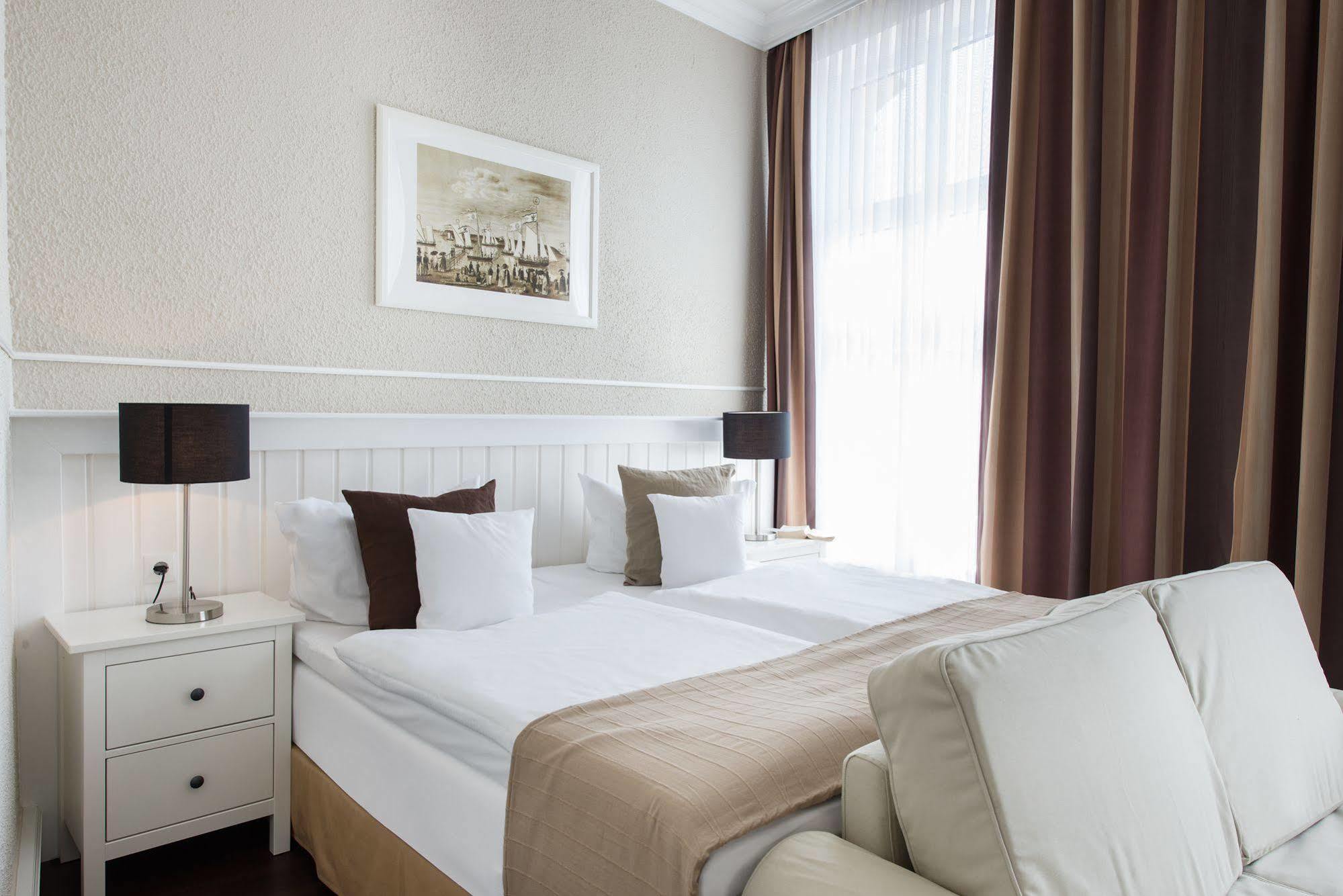 Hotel Stralsund Exterior photo